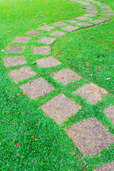 Backyard Pathway Construction in Ankeny